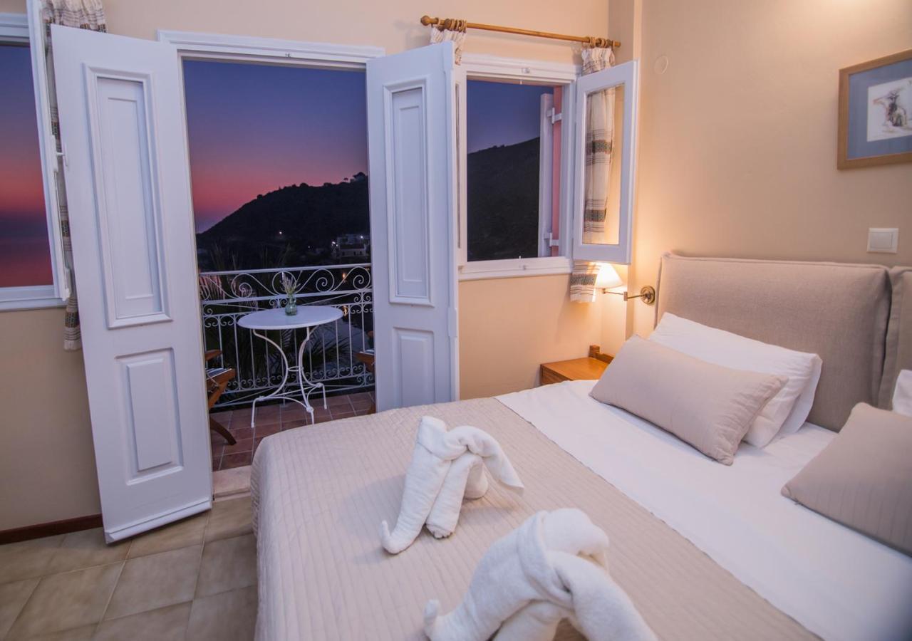 Niriides Hotel Apartments Symi Extérieur photo