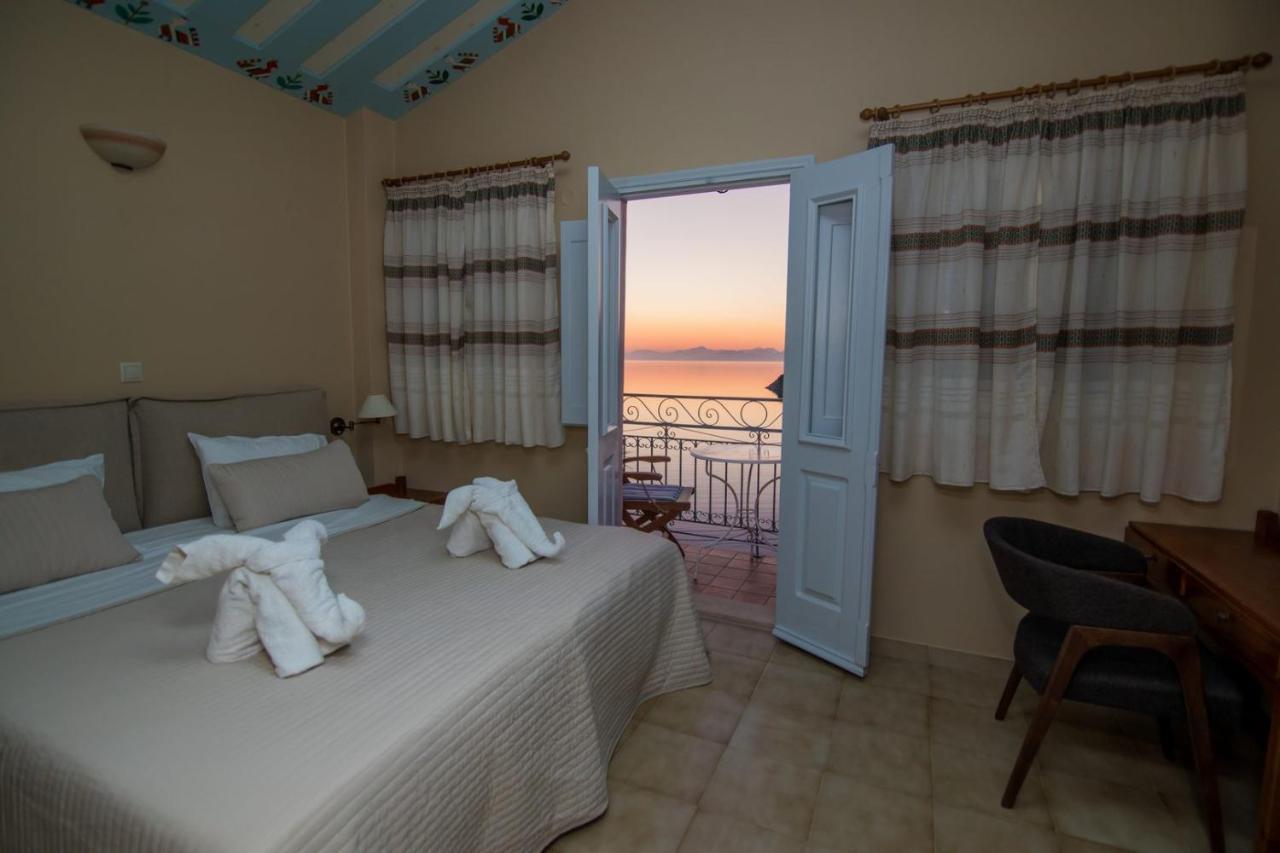 Niriides Hotel Apartments Symi Extérieur photo