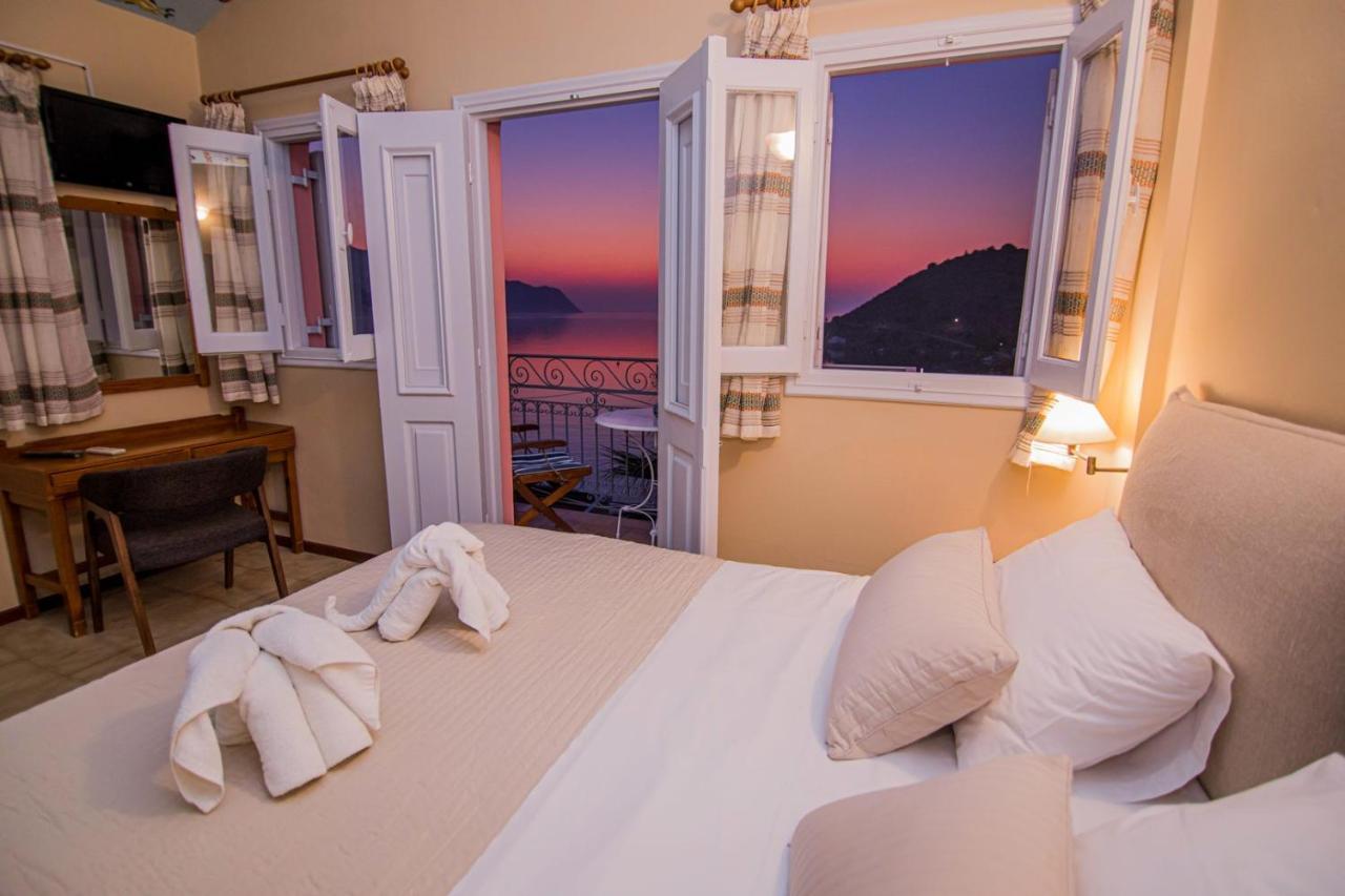 Niriides Hotel Apartments Symi Extérieur photo