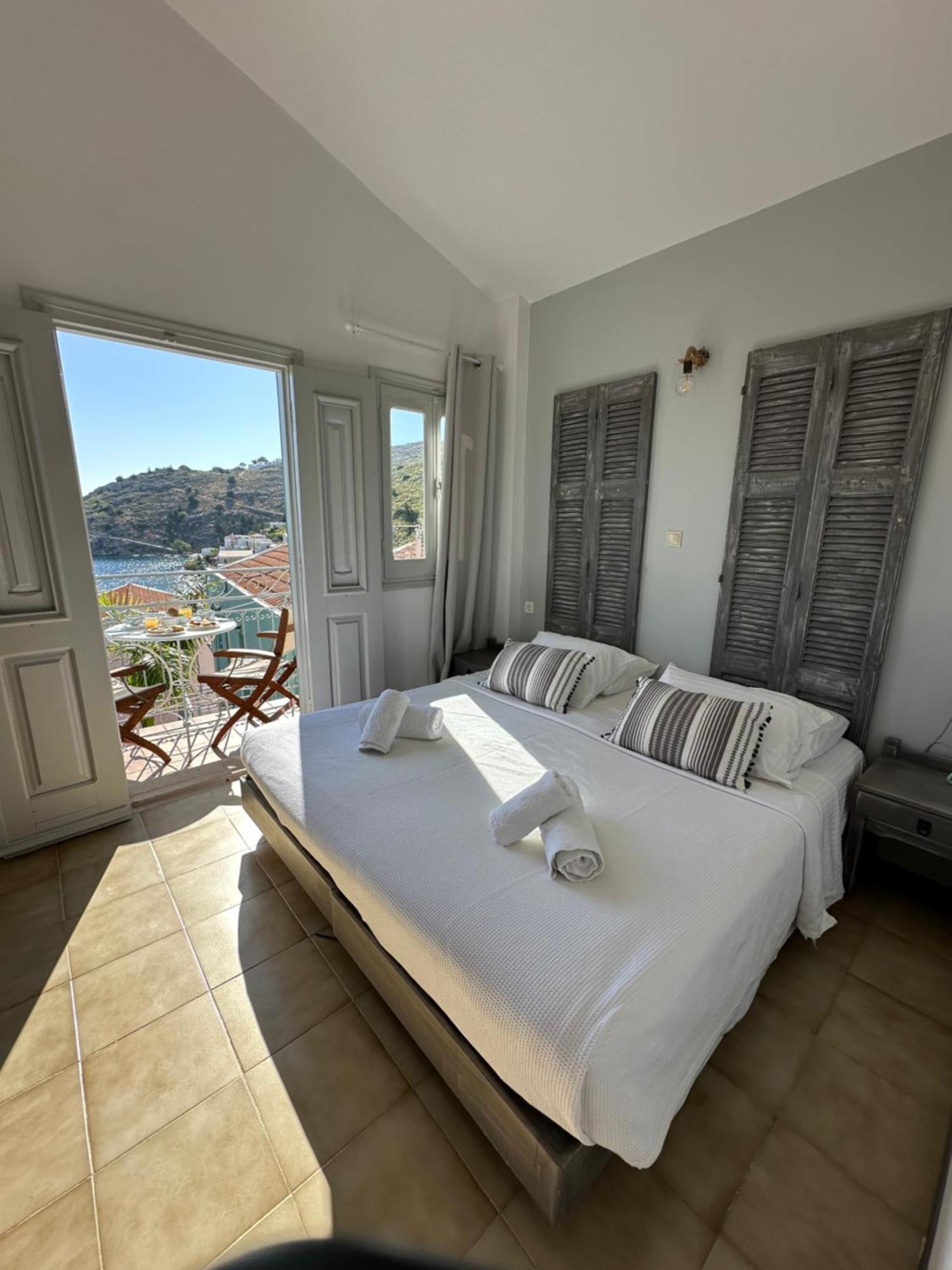 Niriides Hotel Apartments Symi Extérieur photo