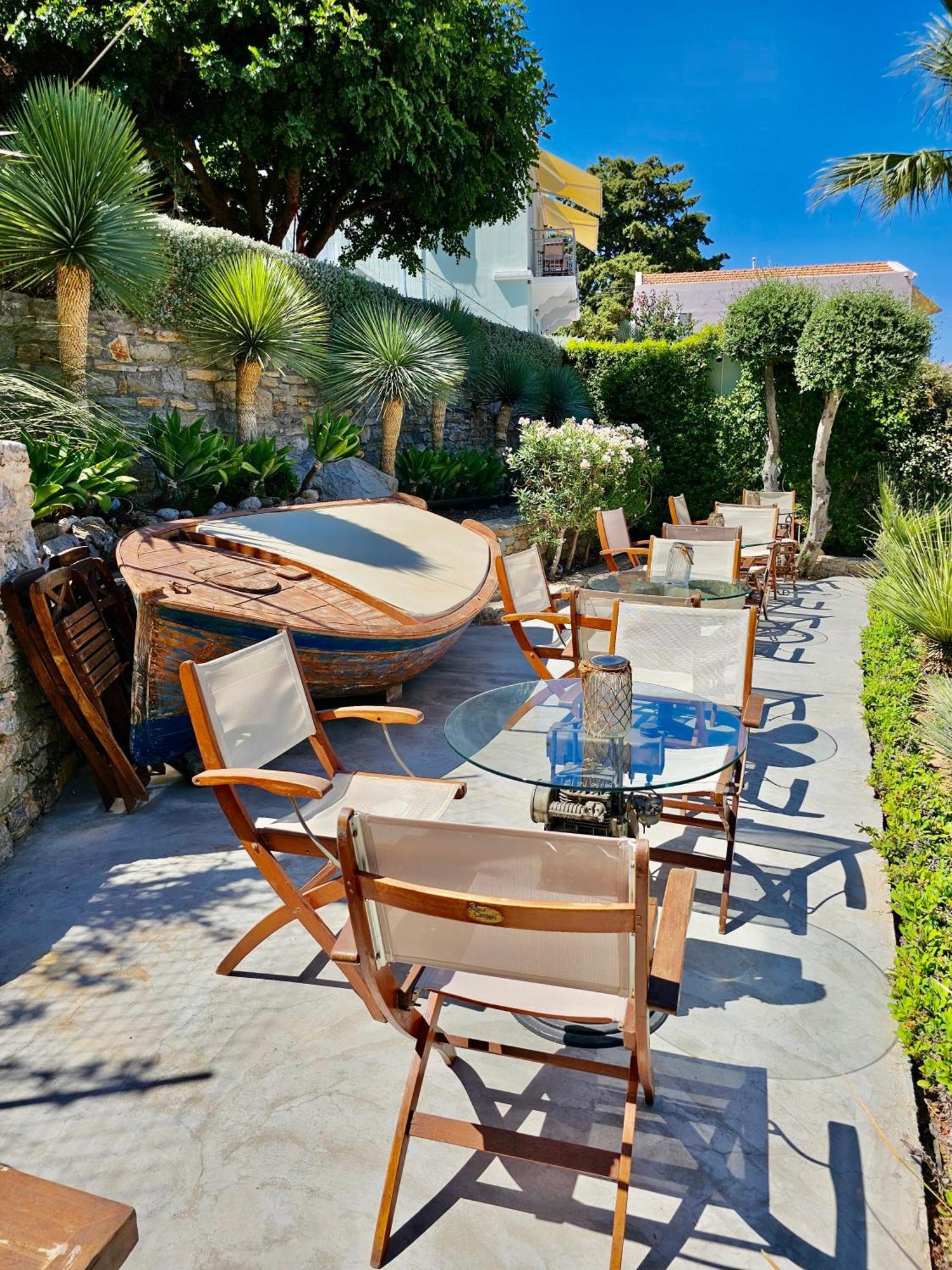 Niriides Hotel Apartments Symi Extérieur photo